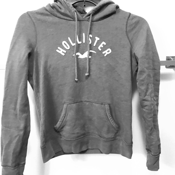 🎉🎉 Hollister sweater perfect for winter 🎉🎉 - Picture 1 of 6